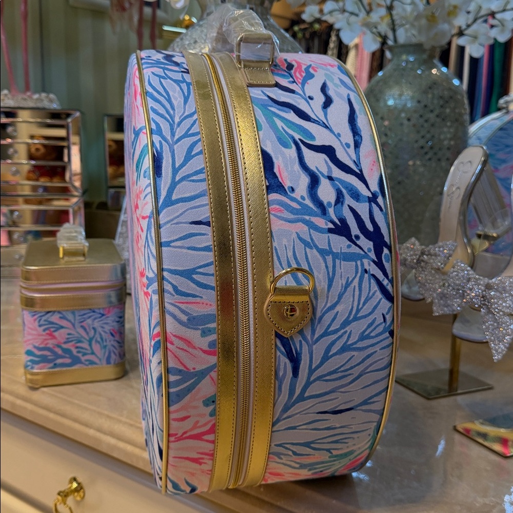 NWT Lilly Pulitzer Carry-On Luggage Set, Kaleidoscope 5 Piece Set, So Beautiful - Picture 4 of 16